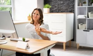 [Atelier Yoga sur chaise] : Trouver son équilibre et améliorer sa concentration